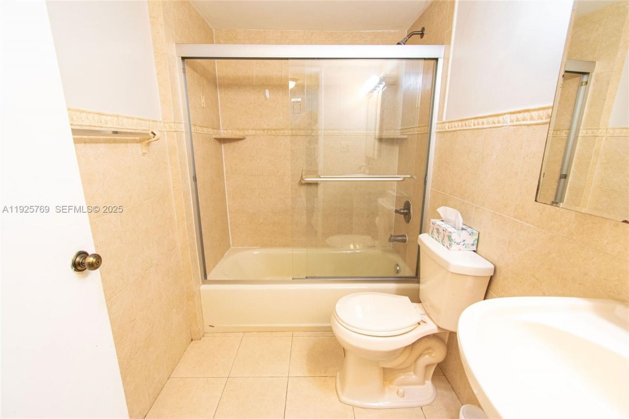 1621 Collins Ave, Unit 906, Miami Beach, FL 33139 Photo