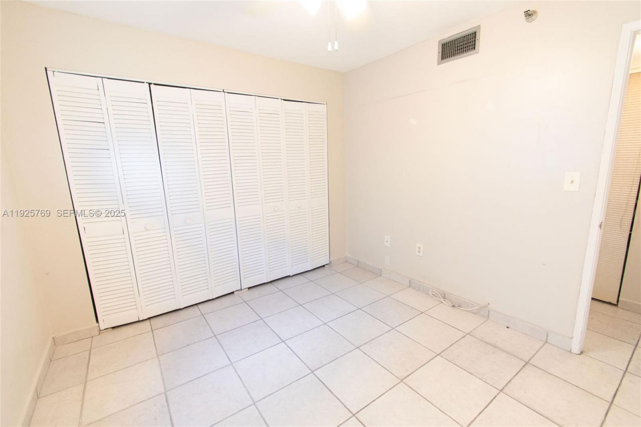 1621 Collins Ave, Unit 906, Miami Beach, FL 33139 Photo