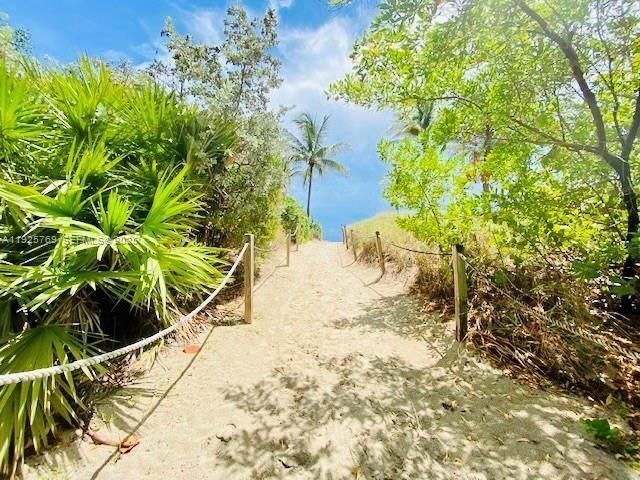 1621 Collins Ave, Unit 906, Miami Beach, FL 33139 Photo