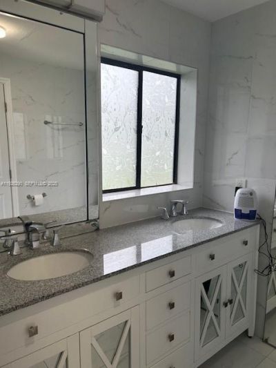 245 189th Ter, Sunny Isles Beach, FL 33160 Photo