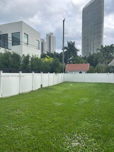 245 189th Ter, Sunny Isles Beach, FL 33160 Photo