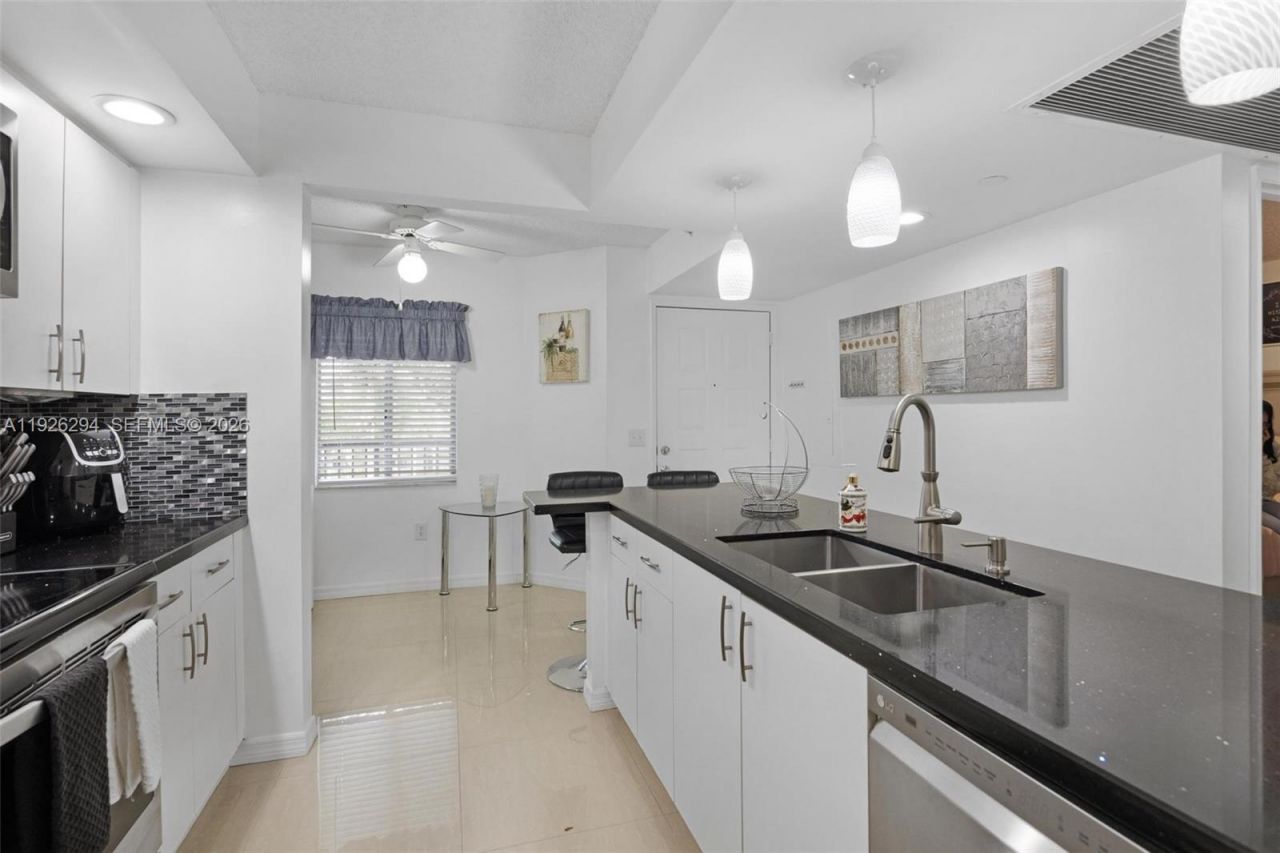 900 SW 142nd Ave, Unit 306L, Pembroke Pines, FL 33027 Photo