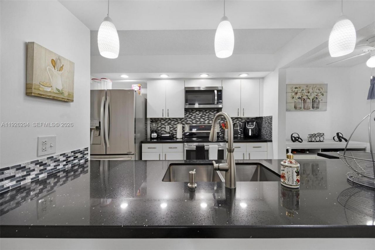 900 SW 142nd Ave, Unit 306L, Pembroke Pines, FL 33027 Photo