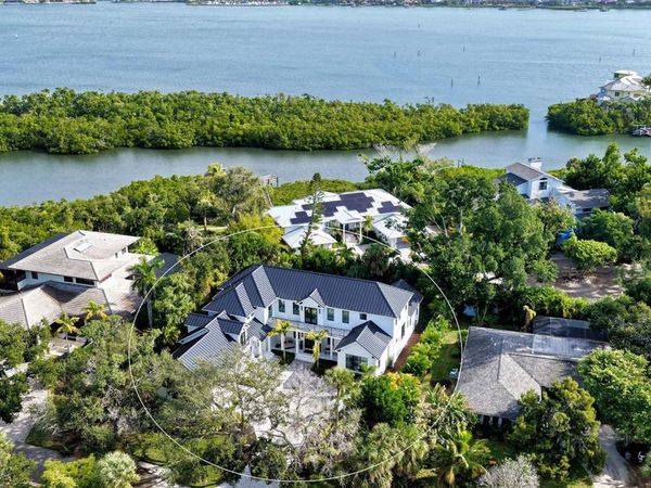 656 TROPICAL CIRCLE, SARASOTA, FL 34242