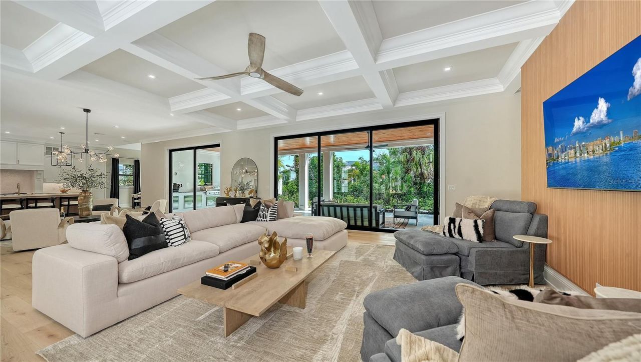 656 Tropical Circle, Sarasota, FL 34242 Photo