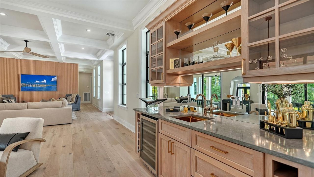 656 Tropical Circle, Sarasota, FL 34242 Photo