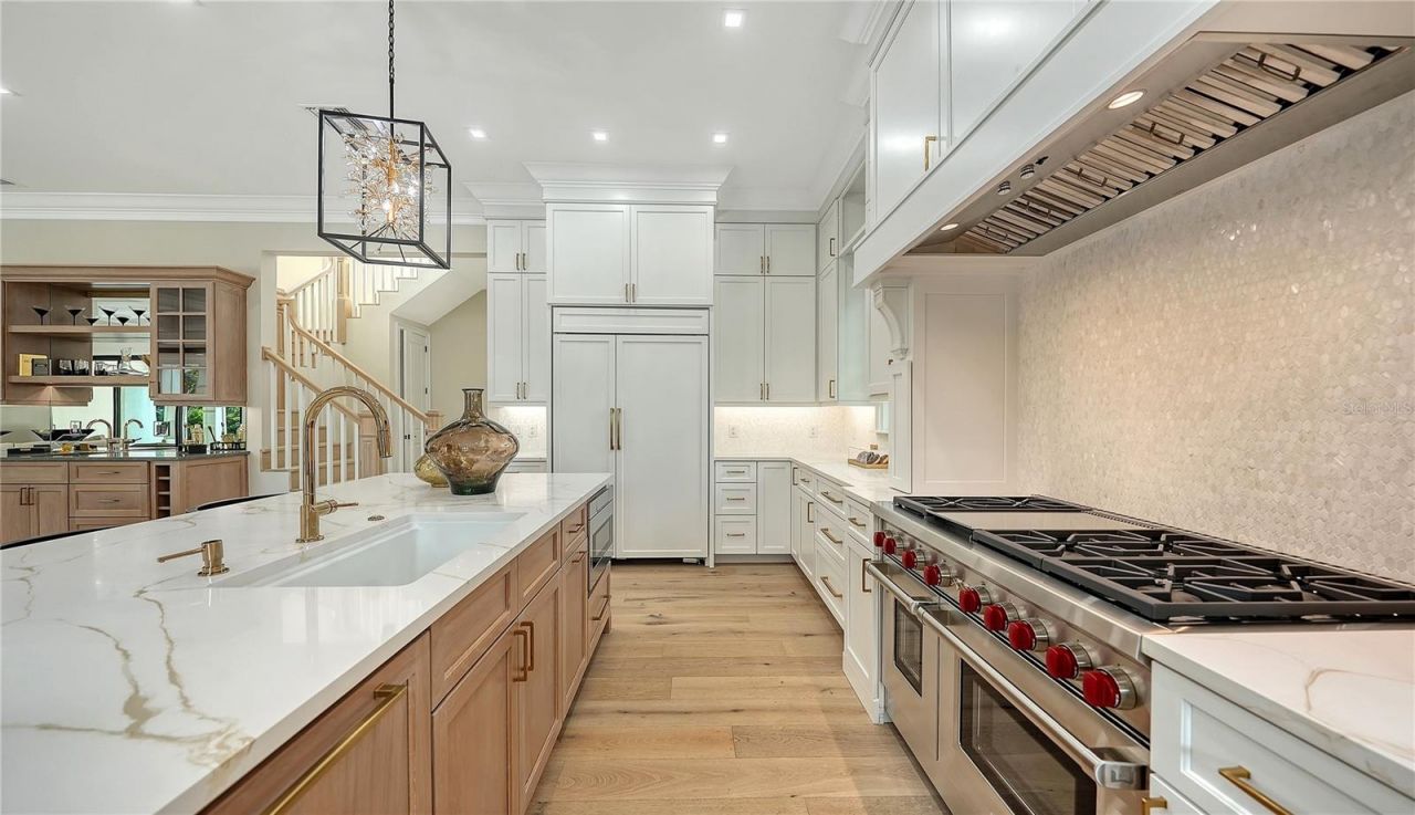 656 Tropical Circle, Sarasota, FL 34242 Photo