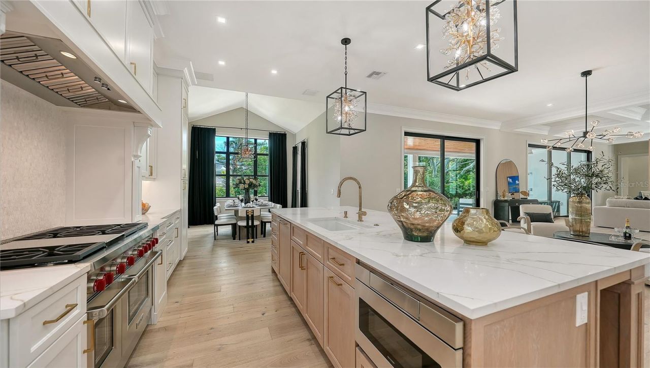 656 Tropical Circle, Sarasota, FL 34242 Photo