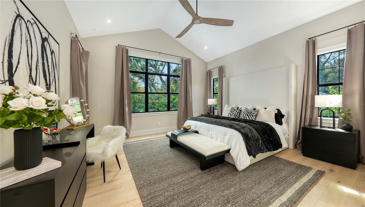 656 Tropical Circle, Sarasota, FL 34242 Photo