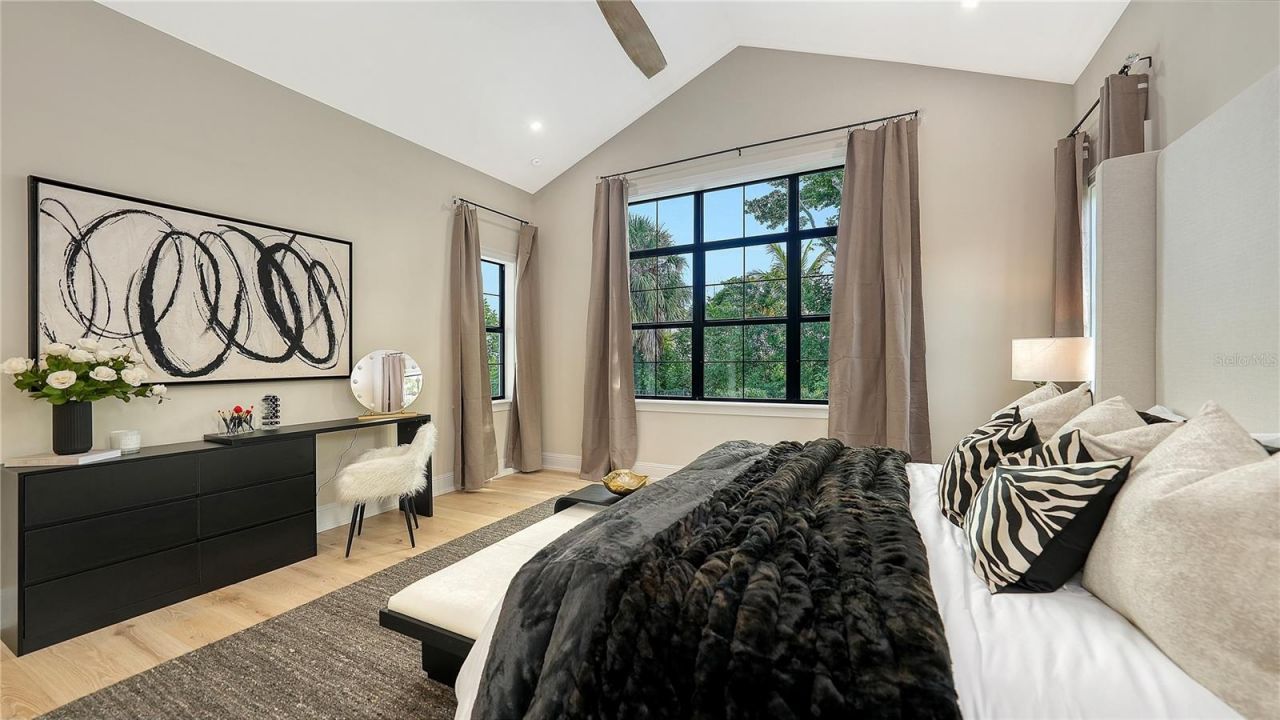 656 Tropical Circle, Sarasota, FL 34242 Photo