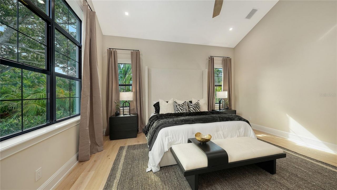 656 Tropical Circle, Sarasota, FL 34242 Photo