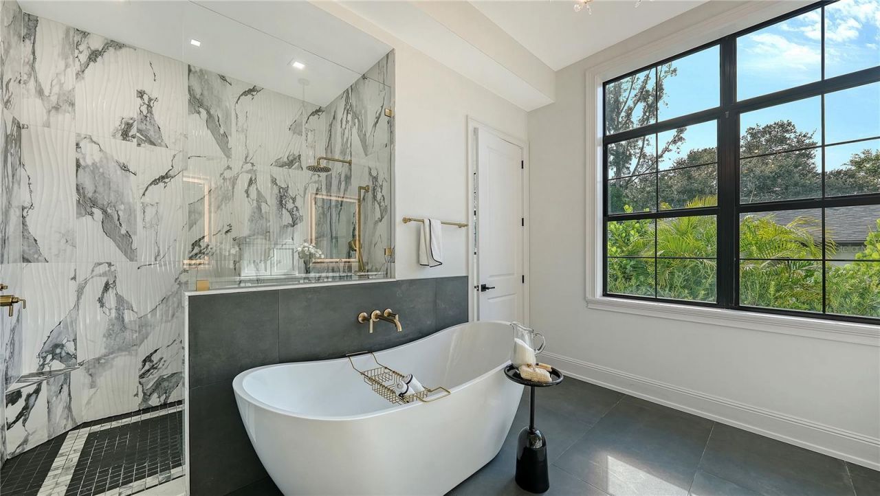 656 Tropical Circle, Sarasota, FL 34242 Photo