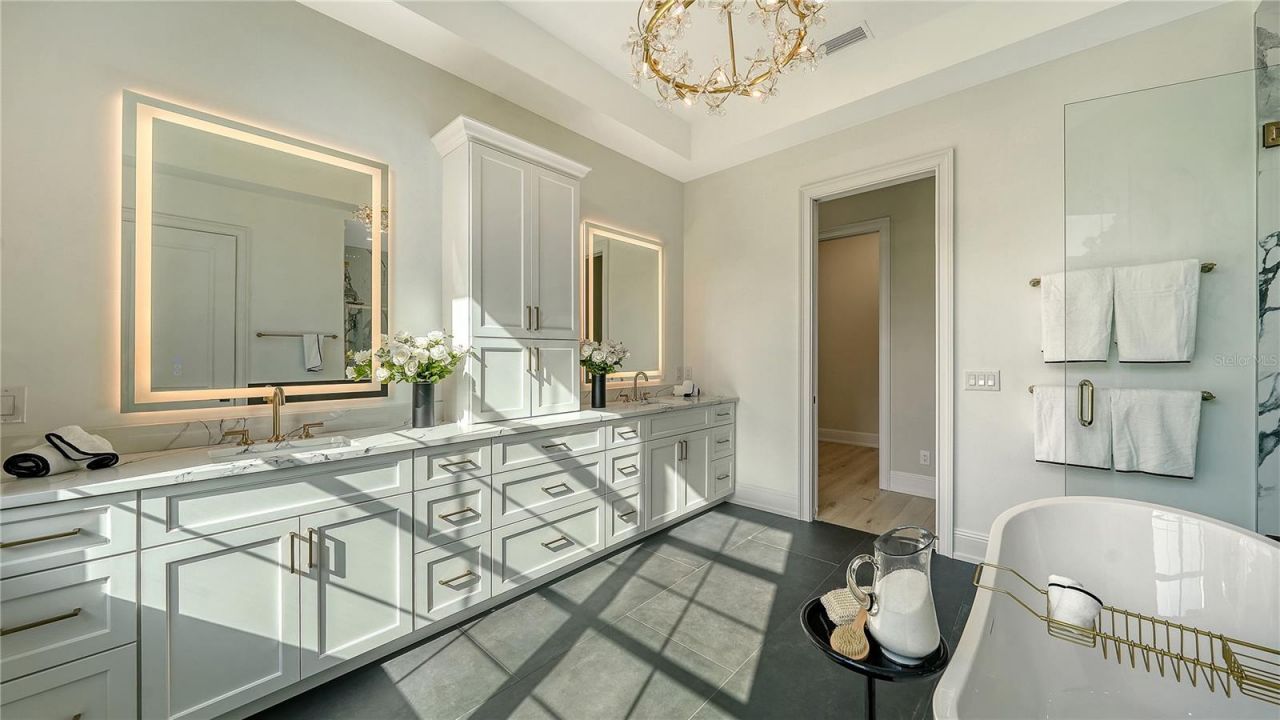 656 Tropical Circle, Sarasota, FL 34242 Photo