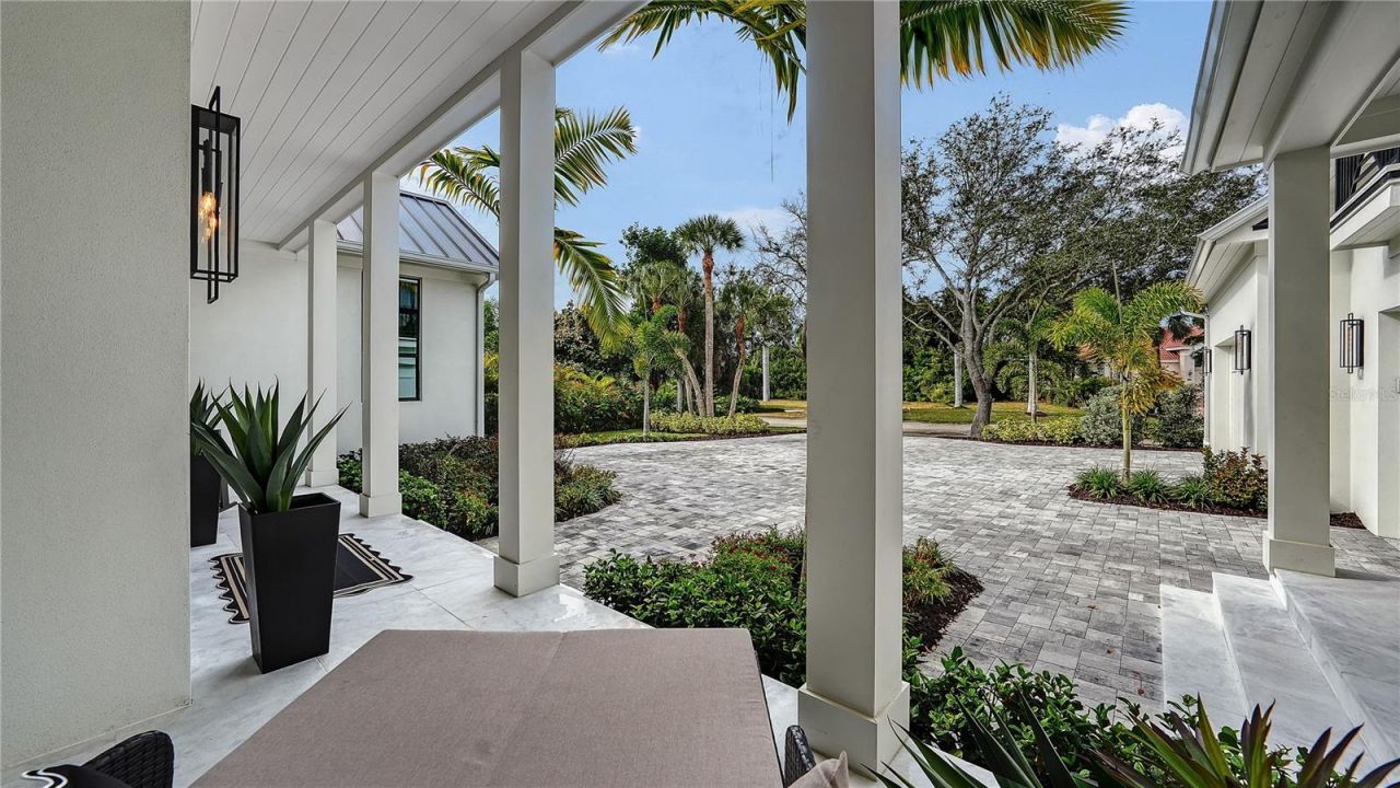 656 Tropical Circle, Sarasota, FL 34242 Photo