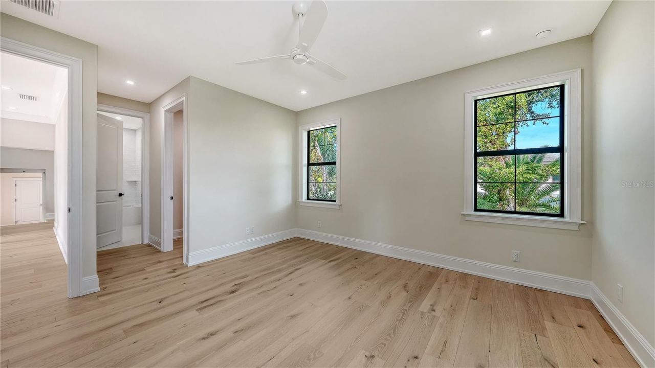 656 Tropical Circle, Sarasota, FL 34242 Photo