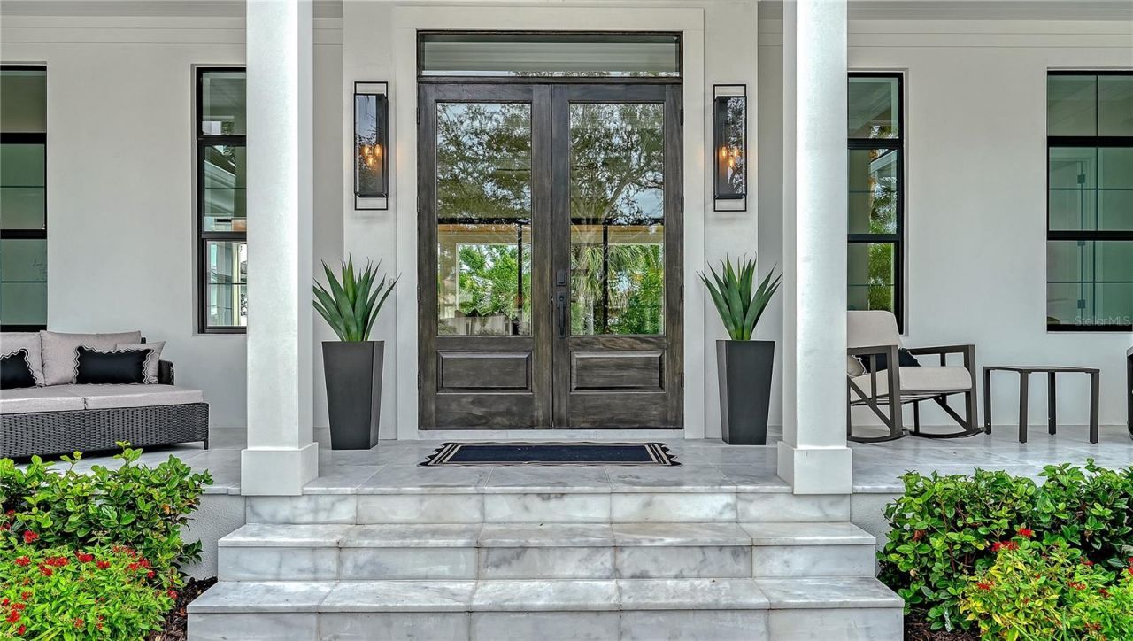 656 Tropical Circle, Sarasota, FL 34242 Photo