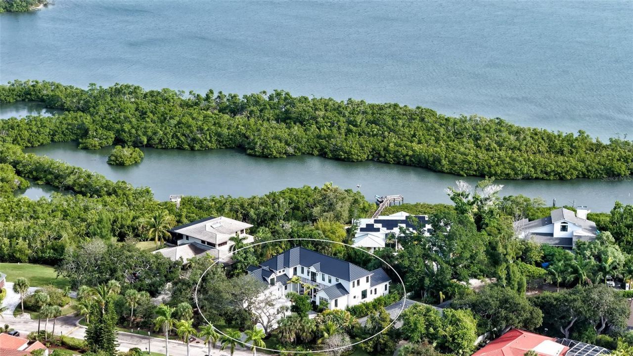 656 Tropical Circle, Sarasota, FL 34242 Photo