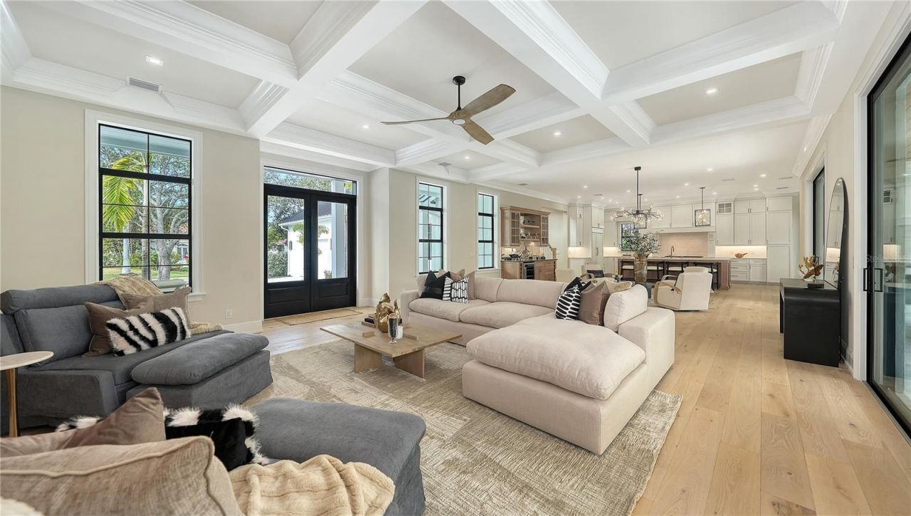 656 Tropical Circle, Sarasota, FL 34242 Photo