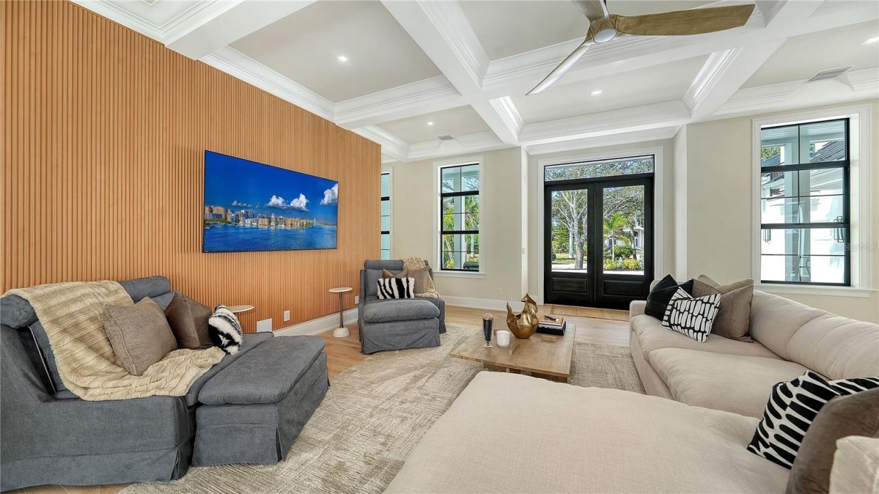 656 Tropical Circle, Sarasota, FL 34242 Photo