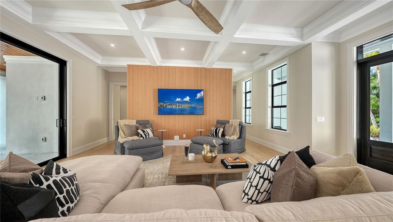 656 Tropical Circle, Sarasota, FL 34242 Photo