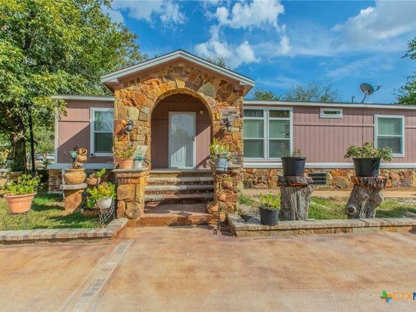 329 W Brook Street, Bartlett, TX 76511