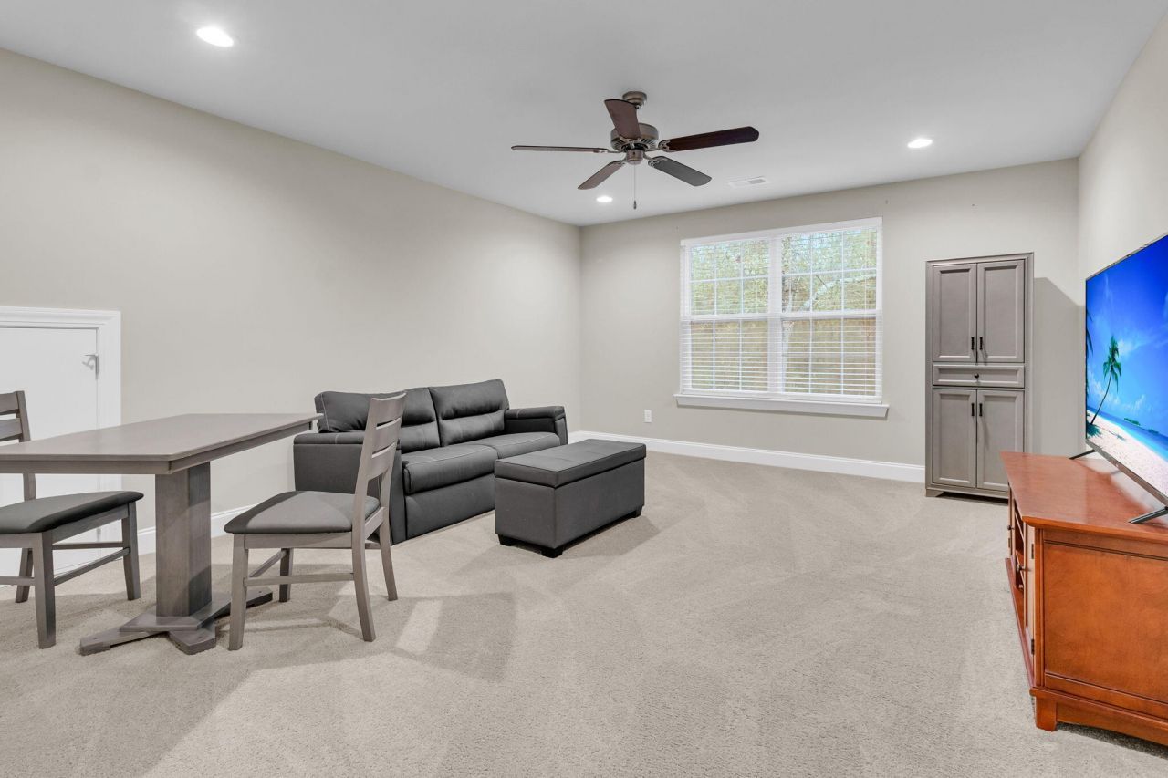 2861 Hagerman Street Photo 24