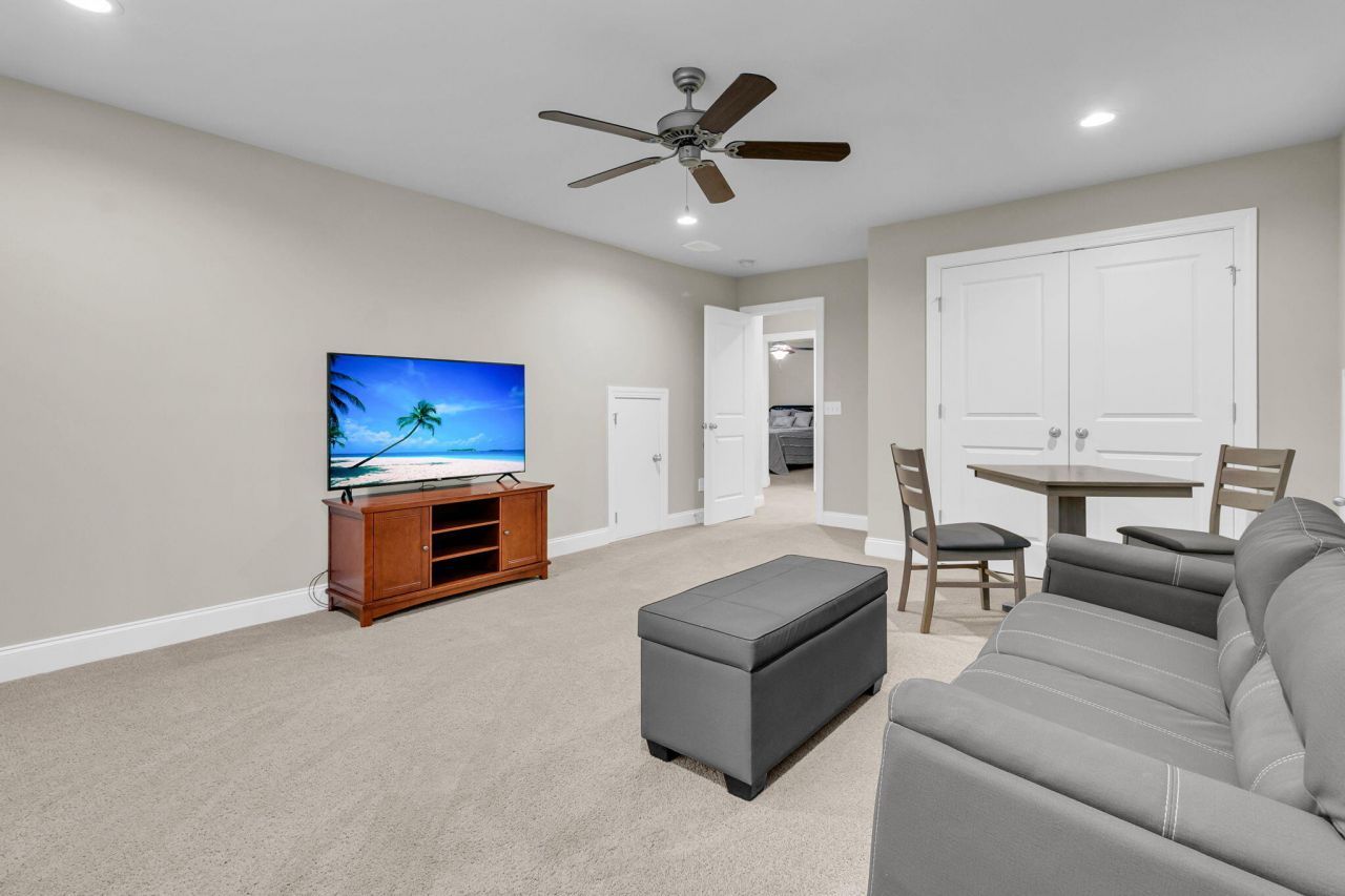 2861 Hagerman Street Photo 25