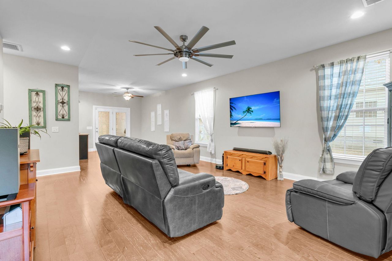 2861 Hagerman Street Photo 31