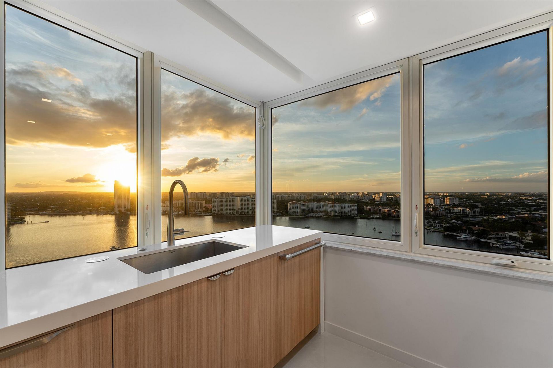 550 S S Ocean Boulevard, Unit 2207, Boca Raton, FL 33432 Photo