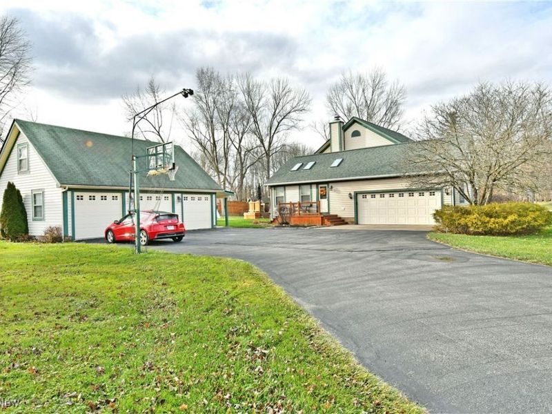 695 Carson Salt Springs Road, Warren, OH 44481 Photo 2