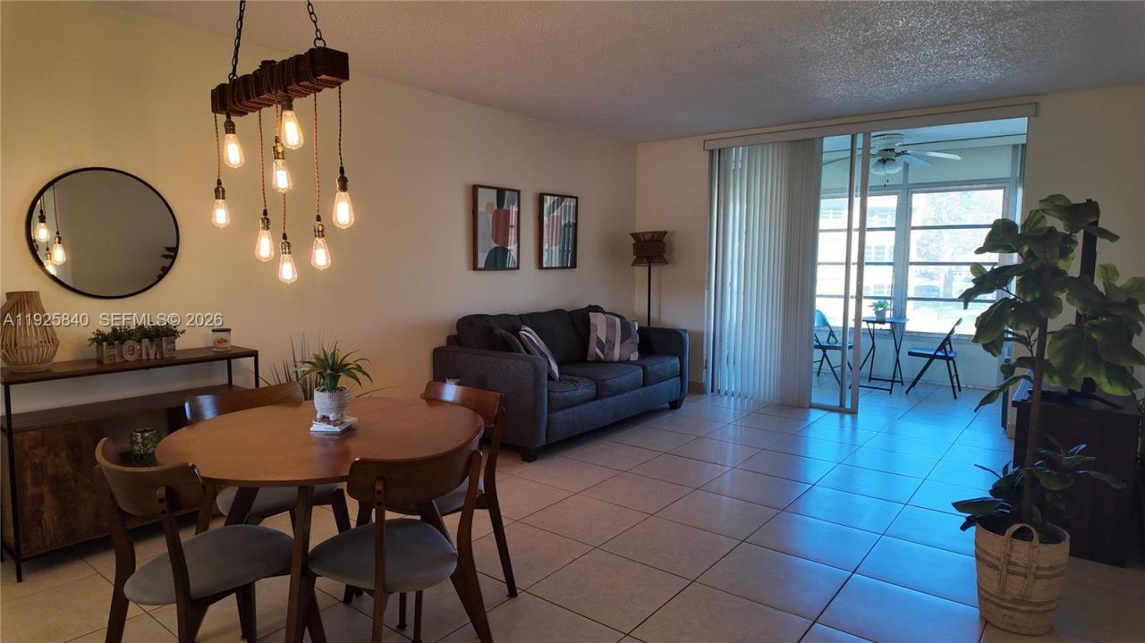 5961 NW 61st Ave, Unit 208, Tamarac, FL 33319 Photo