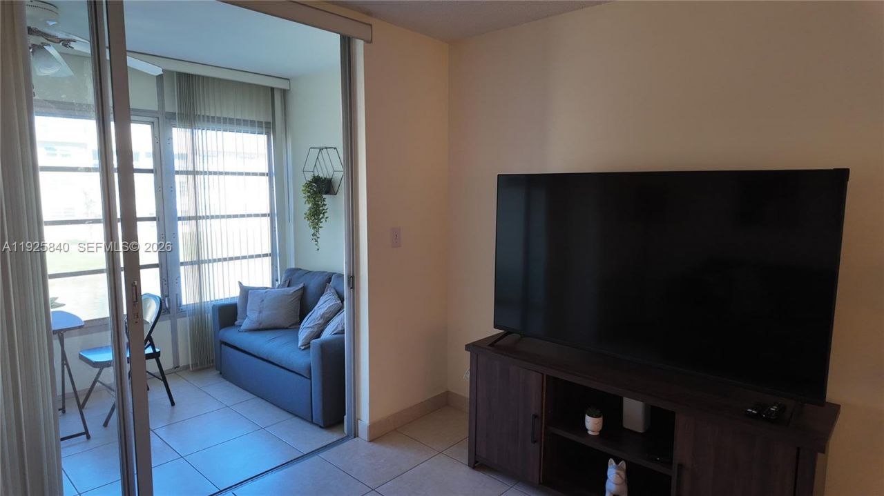 5961 NW 61st Ave, Unit 208, Tamarac, FL 33319 Photo