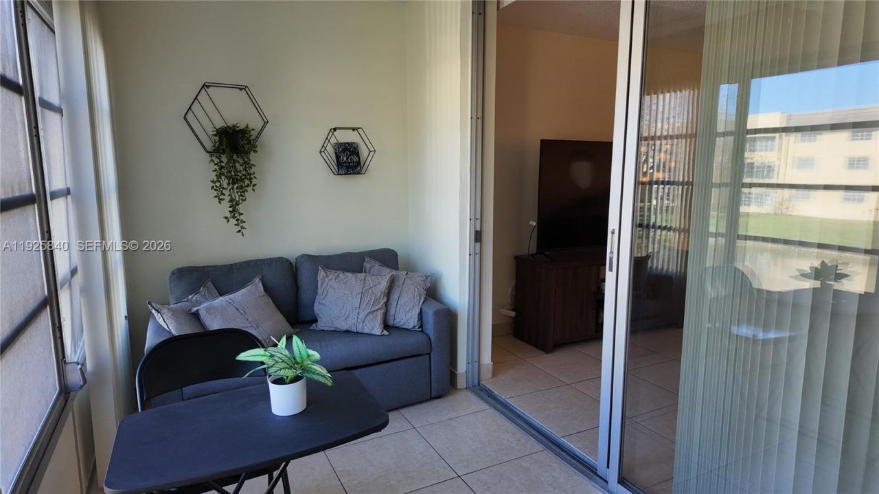 5961 NW 61st Ave, Unit 208, Tamarac, FL 33319 Photo