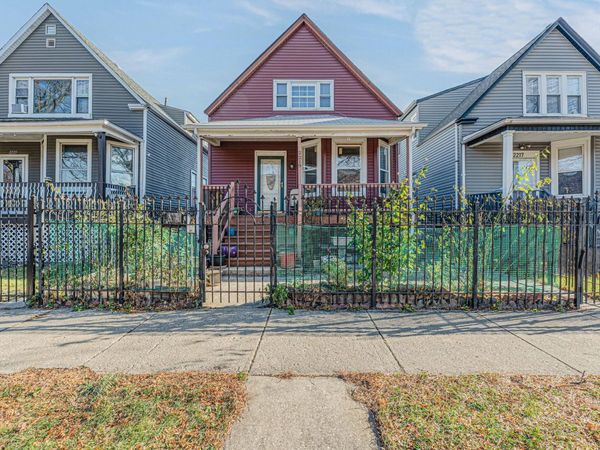 2219 N Kilbourn Avenue, Chicago, IL 60639