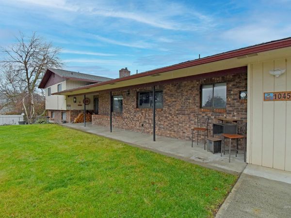 1045 Post Lane, Clarkston, WA 99403