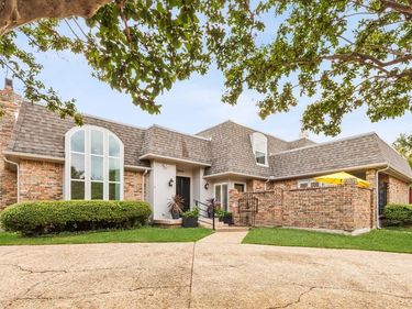 10541 Berry Knoll Drive, Dallas, TX 75230