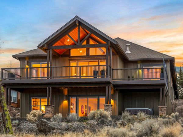 360 Vista Rim Drive, Redmond, OR 97756