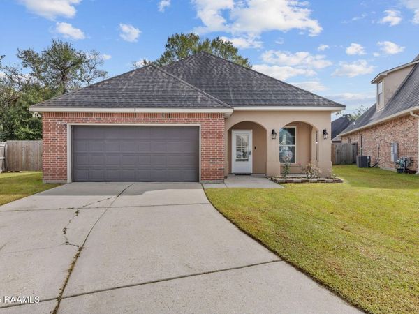 142 Kohen Luke Drive, Lafayette, LA 70506