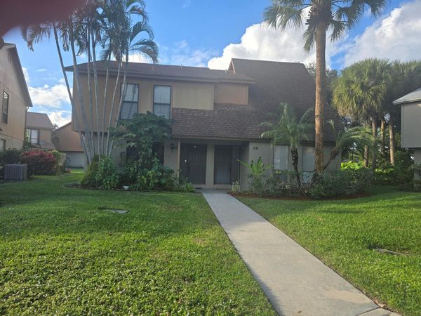 411 Sandtree Drive, Palm Beach Gardens, FL 33403
