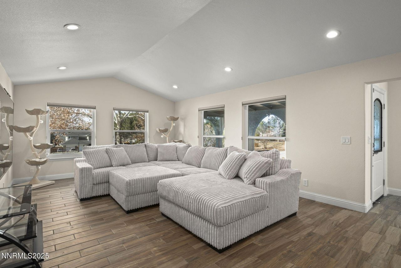 8570 Eaglenest Road, Sparks, NV 89436 Photo