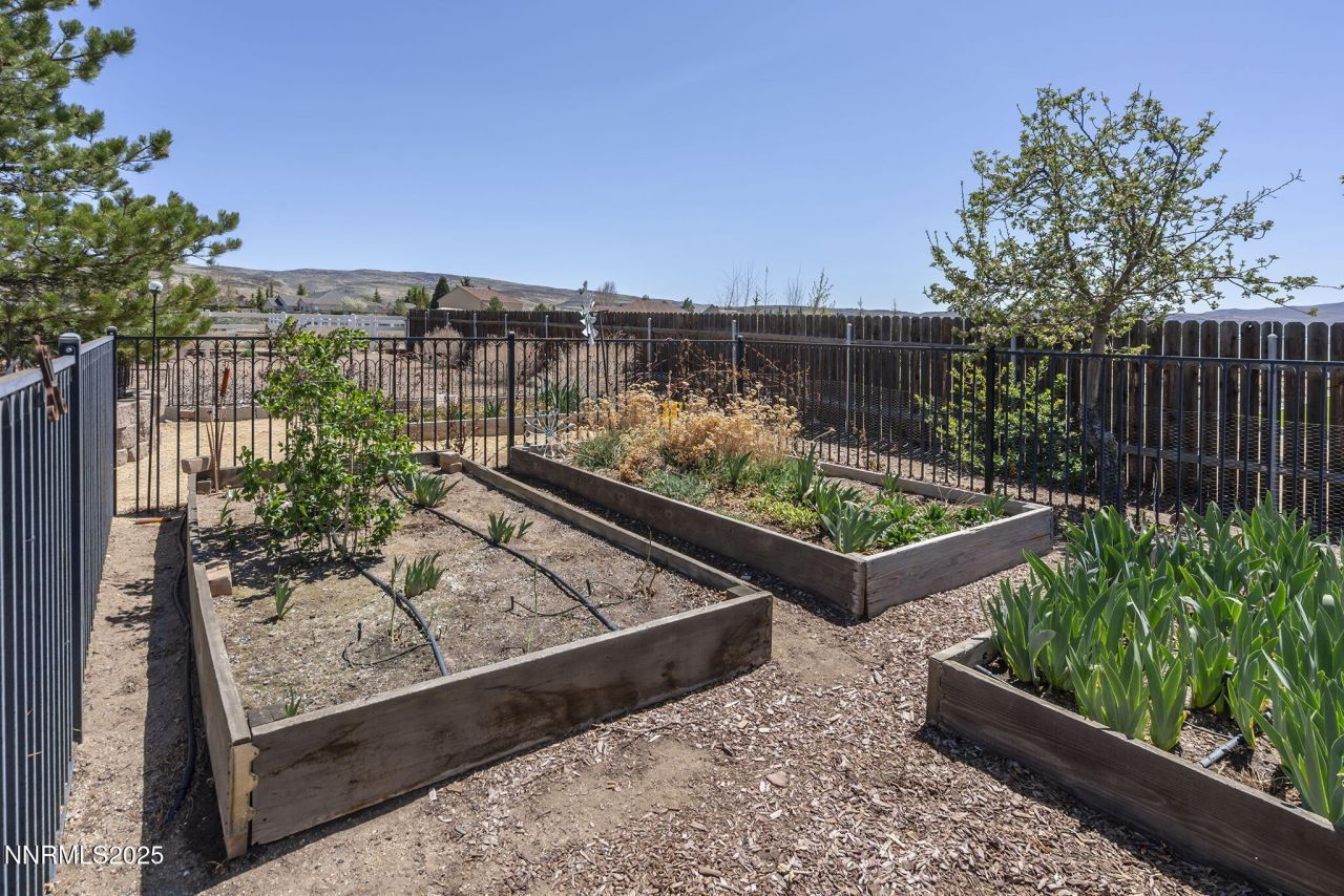 8570 Eaglenest Road, Sparks, NV 89436 Photo