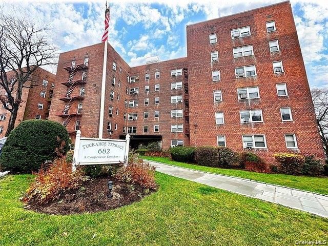 682 Tuckahoe Road, Unit 3D, Yonkers, NY 10710 Main Photo