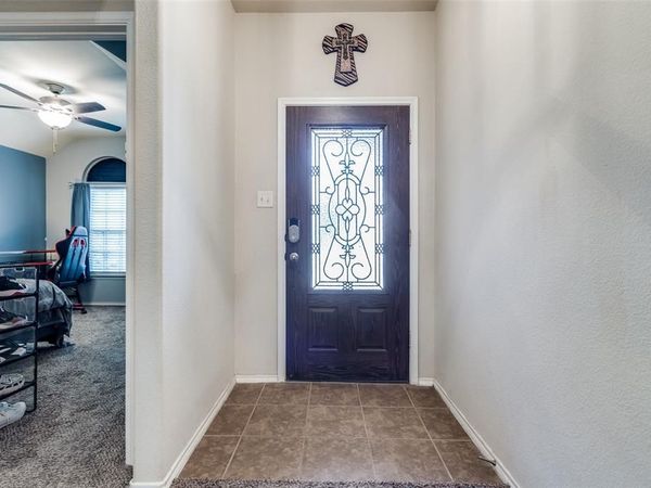 700 Lark Drive, Aubrey, TX 76227