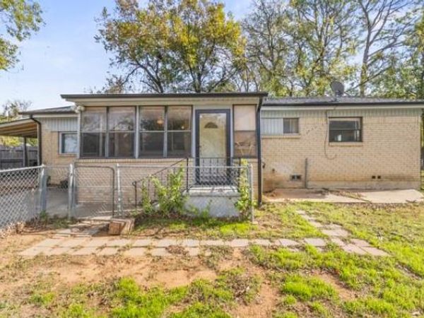 107 S Sheppard Drive, Euless, TX 76040