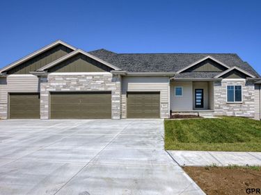 12114 S 204 Avenue, Gretna, NE 68028