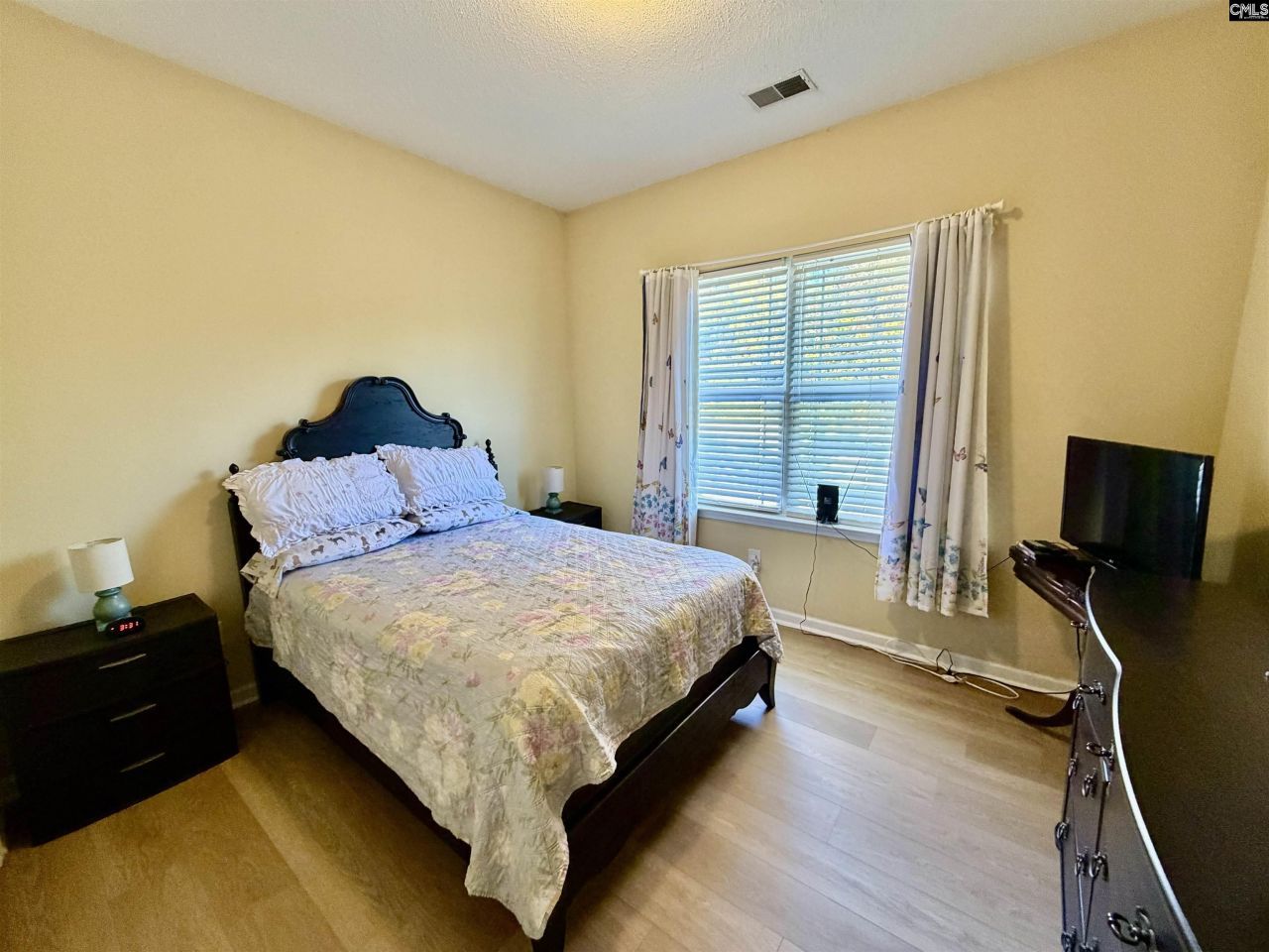 211 Gates Drive  Photo 5