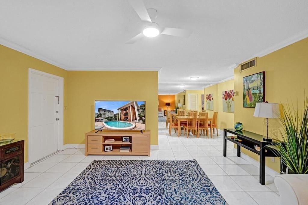 2500 NE 9th Street, Unit 110, Fort Lauderdale, FL 33304 Photo