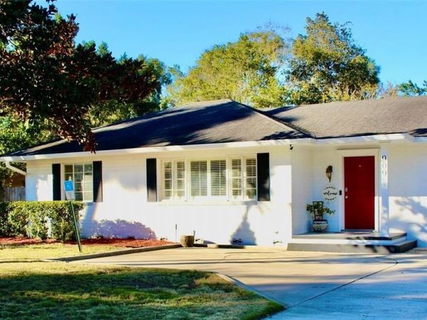 909 W NEW YORK AVENUE, DELAND, FL 32720