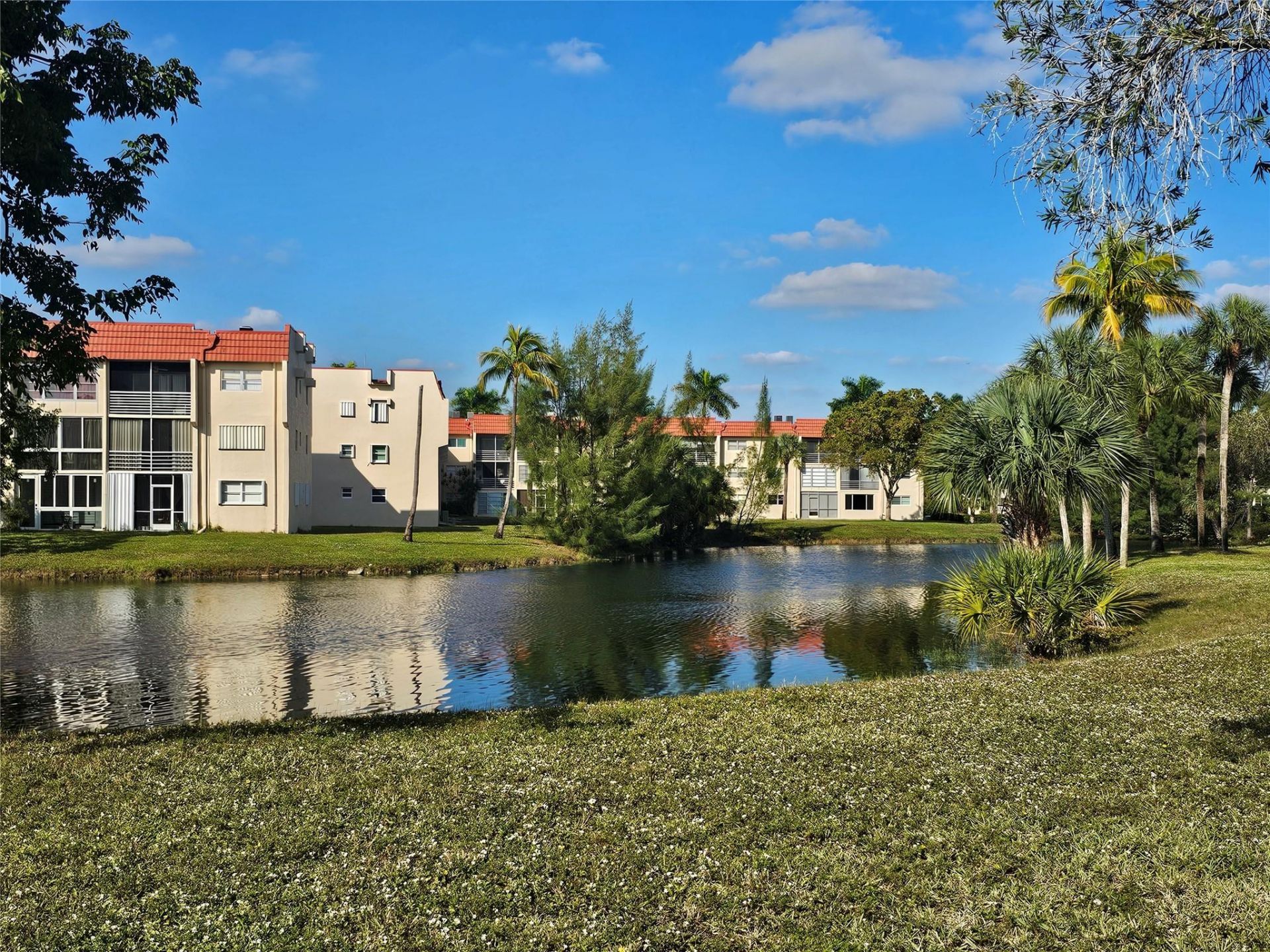 3051 Sunrise Lakes Drive, Unit 203, Fort Lauderdale, FL 33322 Photo