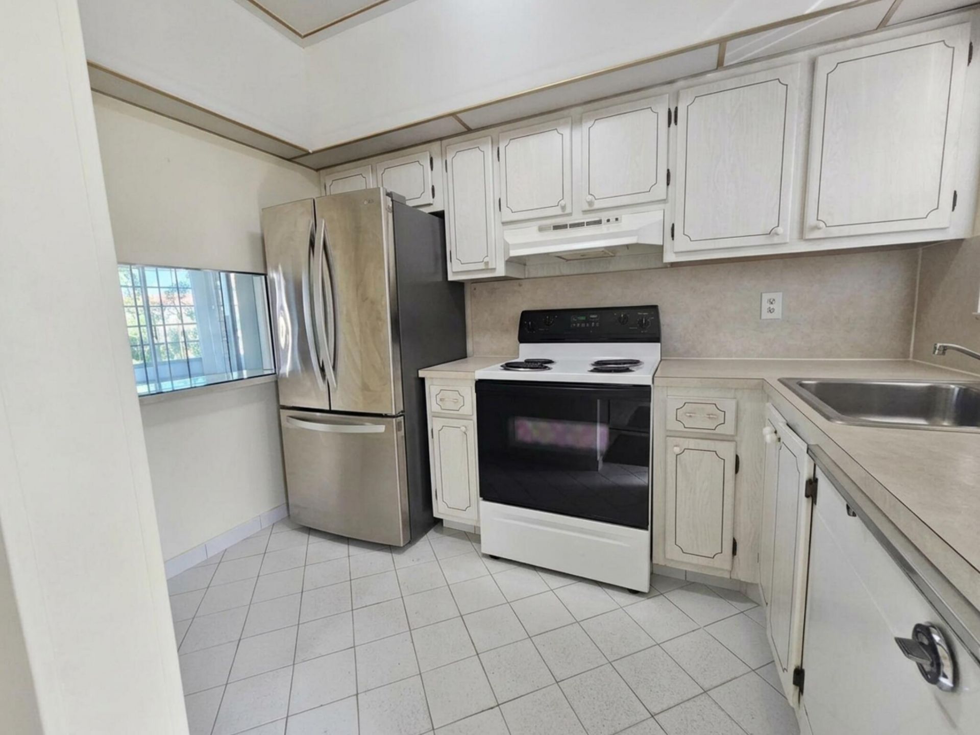 3051 Sunrise Lakes Drive, Unit 203, Fort Lauderdale, FL 33322 Photo
